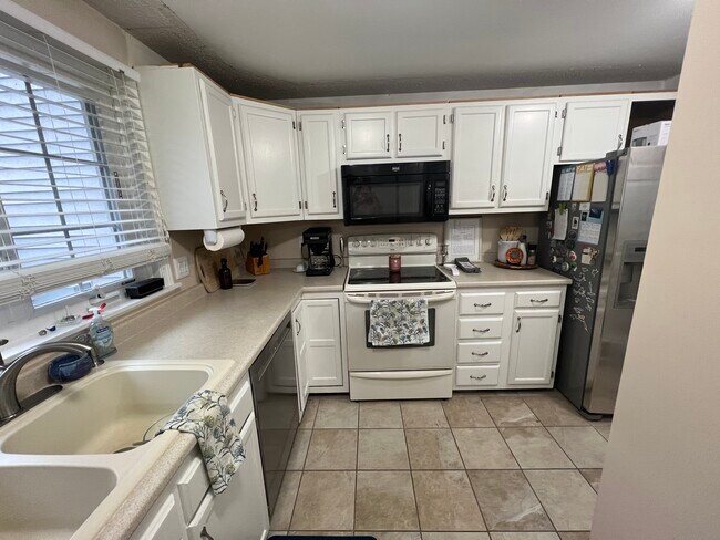 Building Photo - 24 Patriots Sq