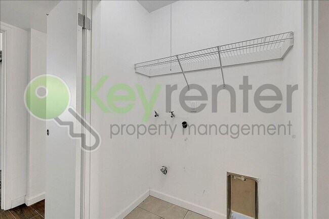 Building Photo - 8133 Molokai Way