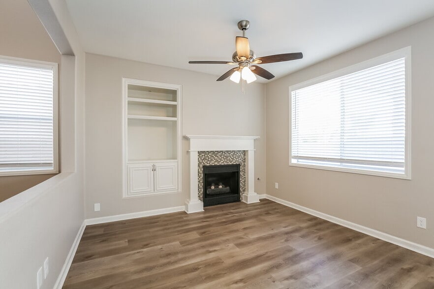 Building Photo - 2178 Polynesia Cir