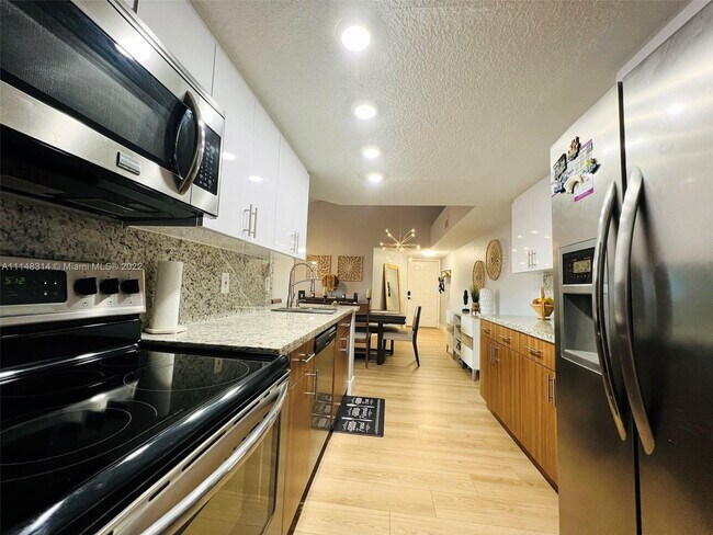 Building Photo - 9044 W Atlantic Blvd