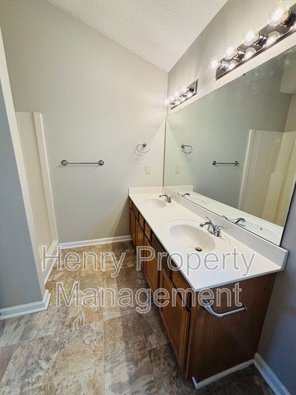 Building Photo - 5716 Brookshadow Dr