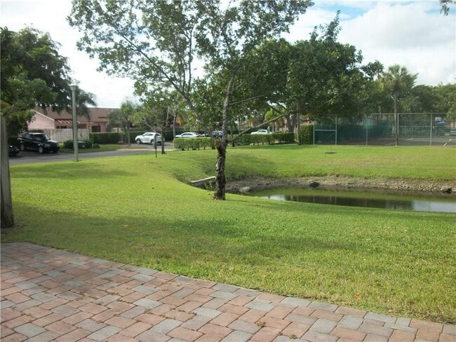 Building Photo - 4953 E Lakes Dr