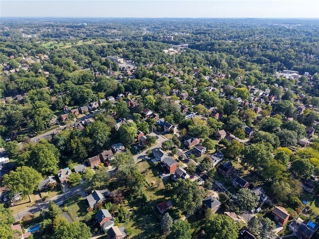 Building Photo - 261 Catalpa Pl