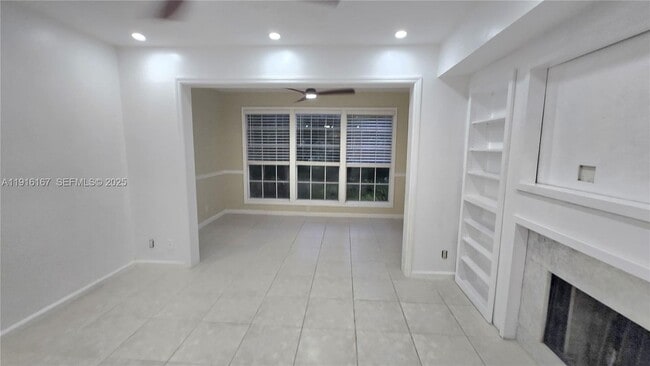 Building Photo - 5063 Heatherhill Ln