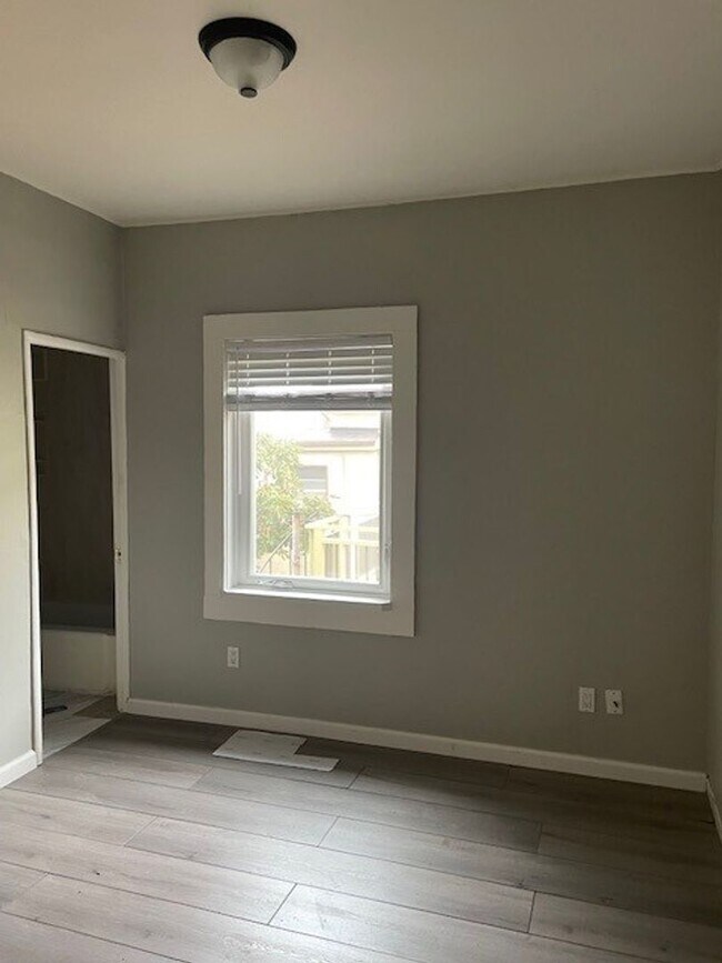 Building Photo - Newly remodeled, one-bedroom, one-bathroom...