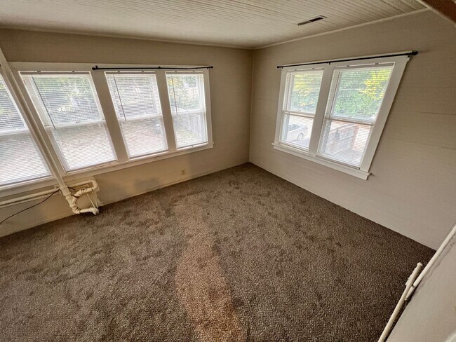 Building Photo - 1709 Laramie St