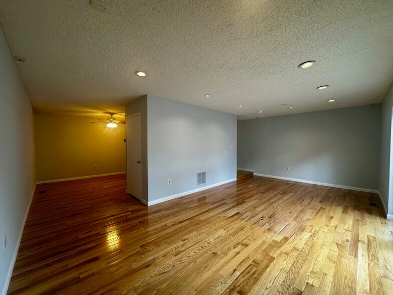 Building Photo - 99 Thoreau Dr
