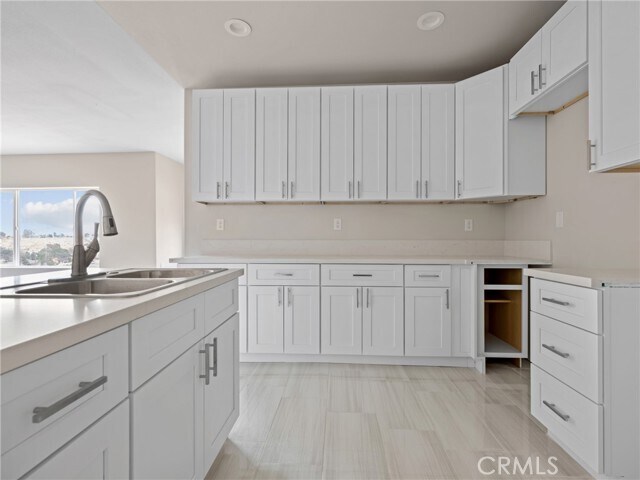 Building Photo - 8411 Buckthorn Ave