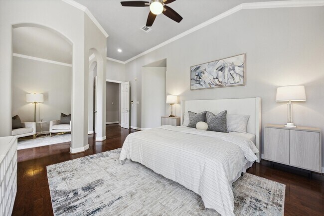 Building Photo - 5826 Santa Fe Springs Dr