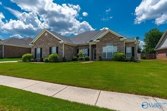 Building Photo - 8821 Belle Mor Dr NW