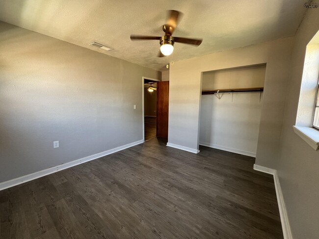 Building Photo - 610 S Bond St