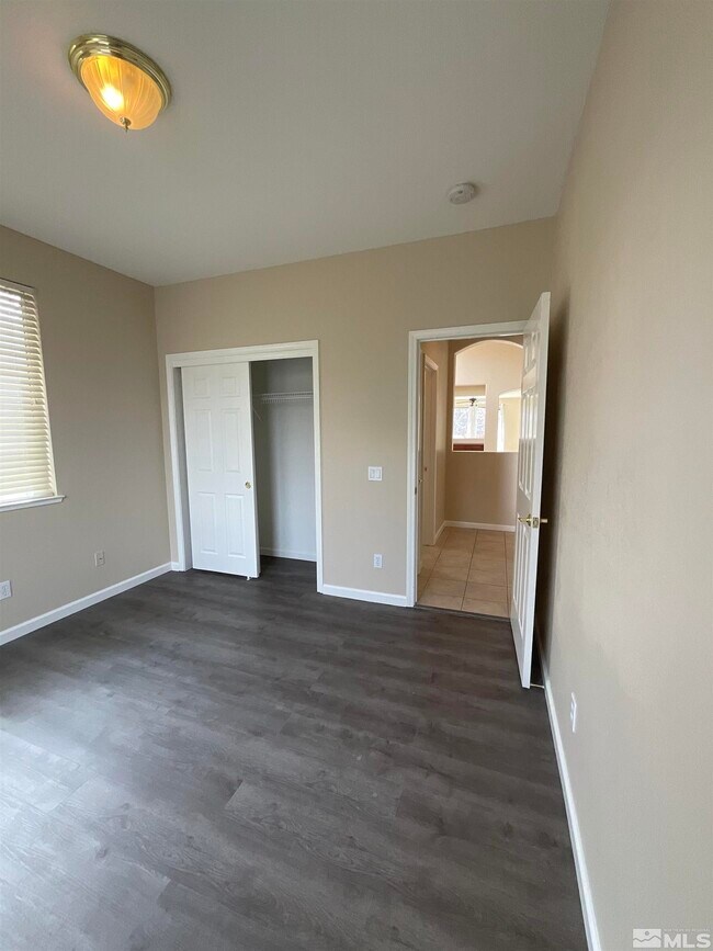 Building Photo - 2847 Falcon Ridge Dr