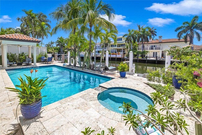 Building Photo - 625 Poinciana Dr