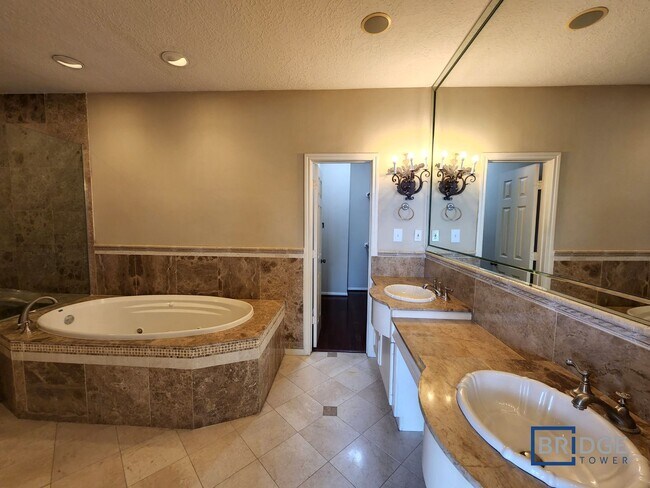 Building Photo - 319 Birdsall St., Houston, TX 77007