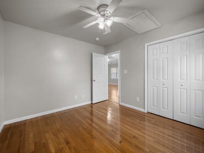 Building Photo - 218 Winterberry Ct
