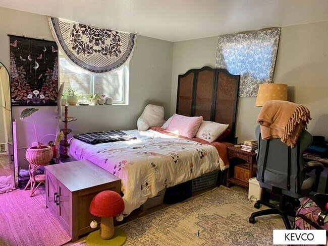 Building Photo - 1236 Maple St