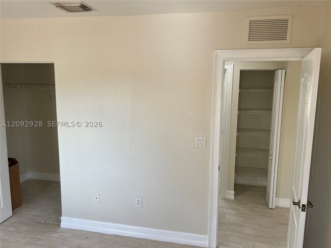 Building Photo - 14008 SW 274th Terrace
