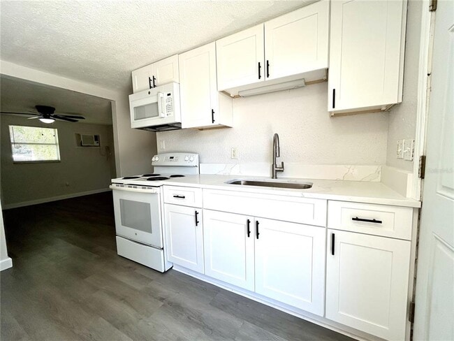 Building Photo - 8216 Krag Dr