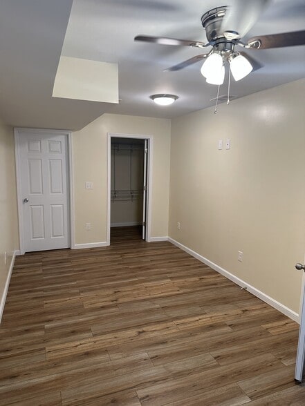 Building Photo - 107 Violet Aly