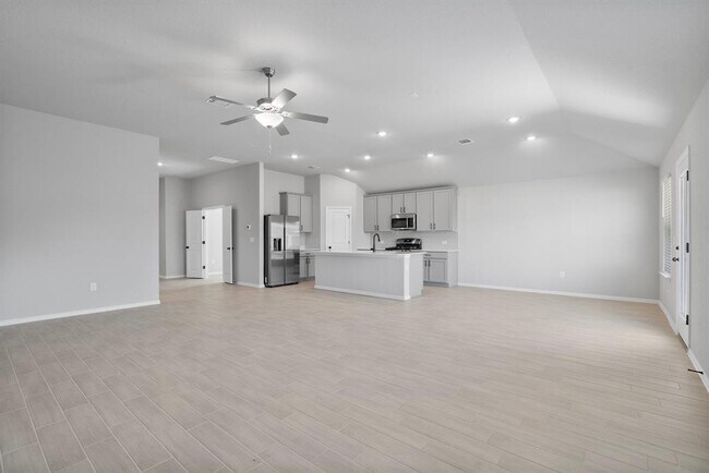 Building Photo - 145 Hackberry Ln
