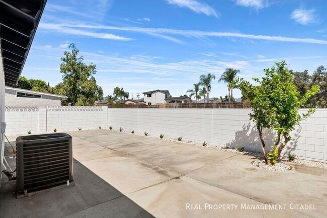 Building Photo - 13050 Tonopah St