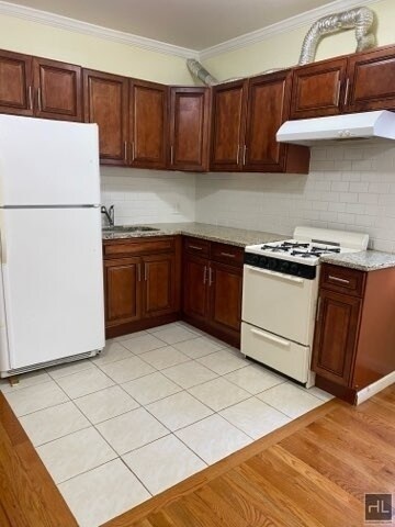 Building Photo - 78 AVENUE