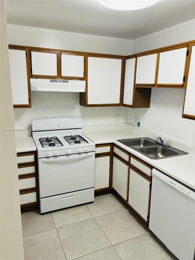 Building Photo - 15325 SW 106th Terrace