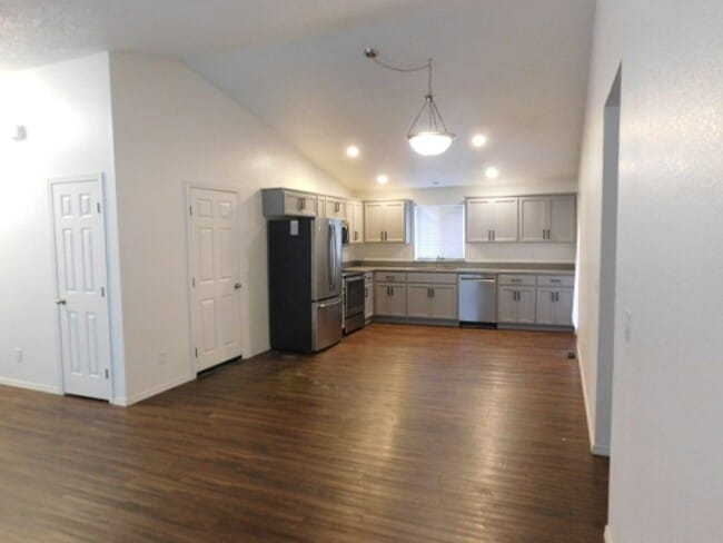 Building Photo - 3Bd/2Ba Single Story Home - For viewing beginning 4/27/2026!