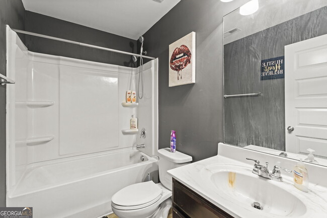 Building Photo - 6870 Diamond Dr