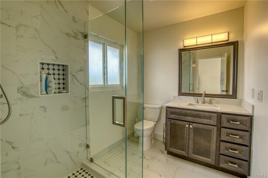Remodeled bathroom - 24220 Censor Ave