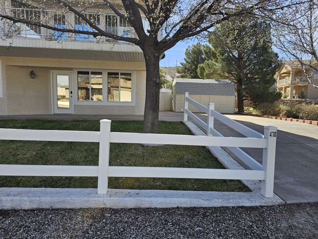 Building Photo - 470 Vermillion Ave
