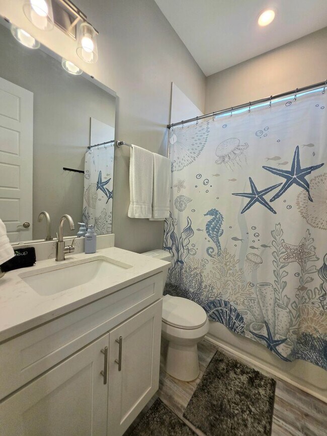 Building Photo - 8088 Carmel Cir