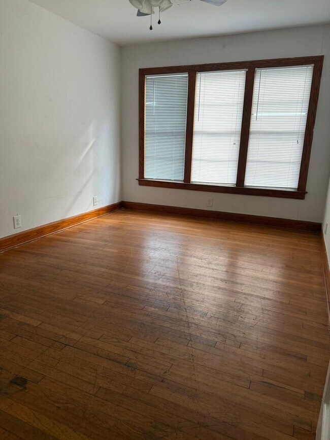 Building Photo - 3330 12th St