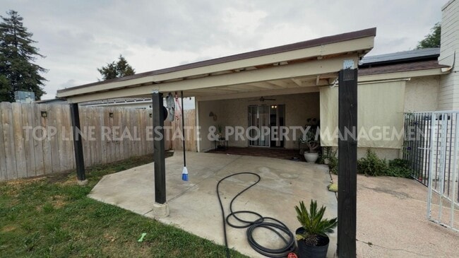 Building Photo - Coming Soon!  Home For Rent with pool. Tenant occupied. Please do not disturb tenants.