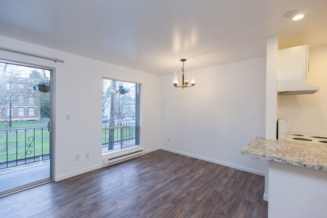Photo - 539 NE Ravenna Blvd