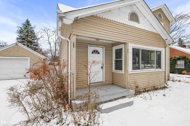 Building Photo - 7618 Sylvan St