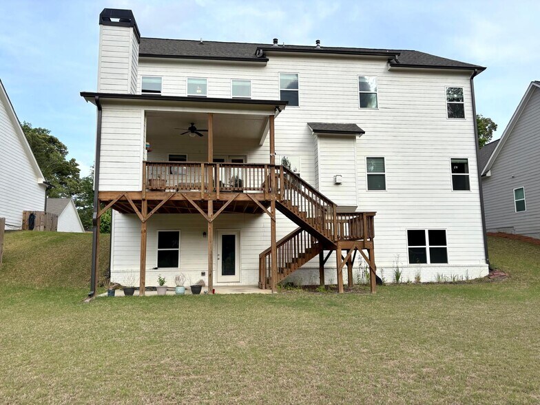 Flat Backyard - 1920 Grand Lanier Dr