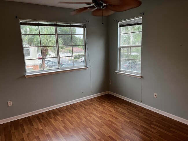 Building Photo - 9873 Baywinds Blvd