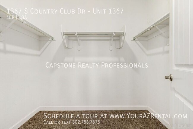 Building Photo - 1367 S Country Club Dr