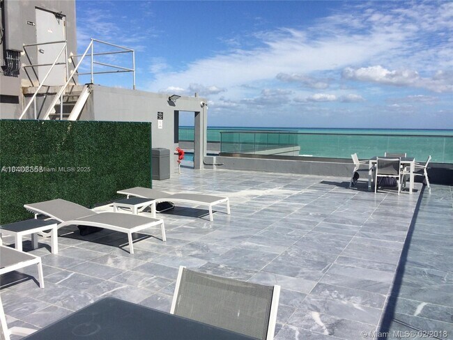 Building Photo - 1255 Collins Ave
