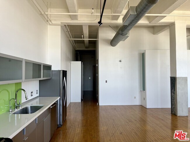 Building Photo - 1850 Industrial St