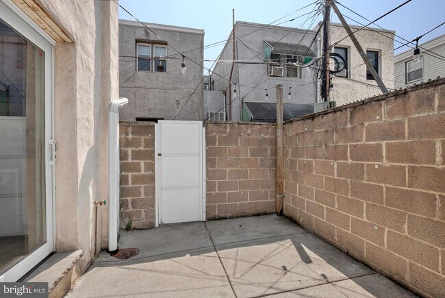 Building Photo - 1202 Gerritt St