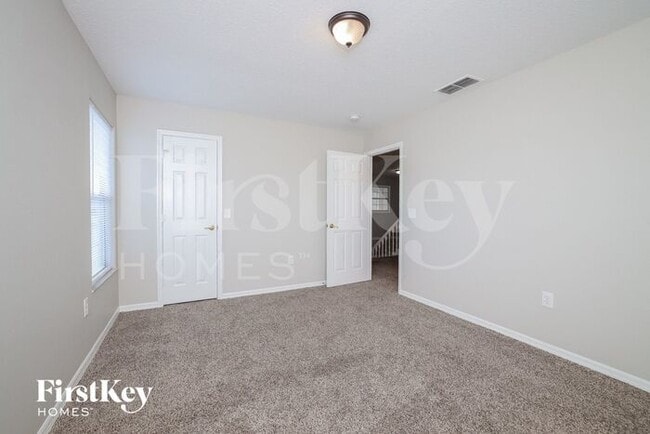 Building Photo - 1660 The Oaks Blvd