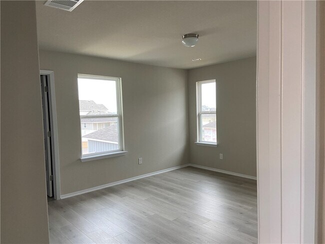Building Photo - 340 Fabion St