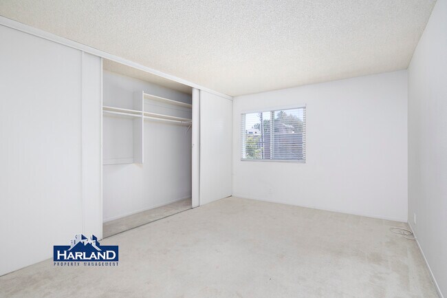 Building Photo - 2252 Via Aprilia