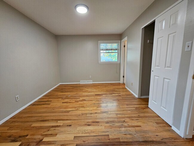 Building Photo - Virginia Village 4 Bed 3 Baths Large Yard Attached Garage Super Spacious!