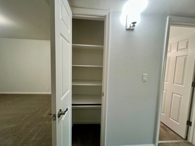 Building Photo - Modern Renovated 2-Bedroom in Santa Clara | Prime Location Near Apple, Nvidia & Major Highways