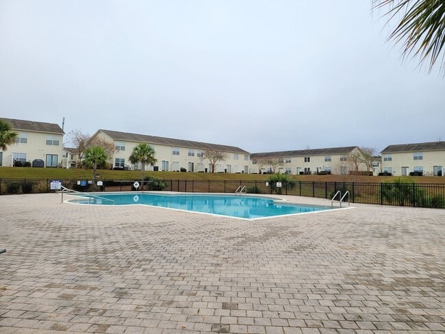 Building Photo - 803 Majestic Dr