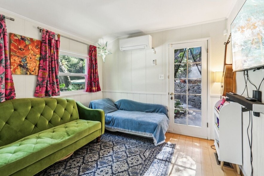 Building Photo - 432 Fernwood Pacific Dr