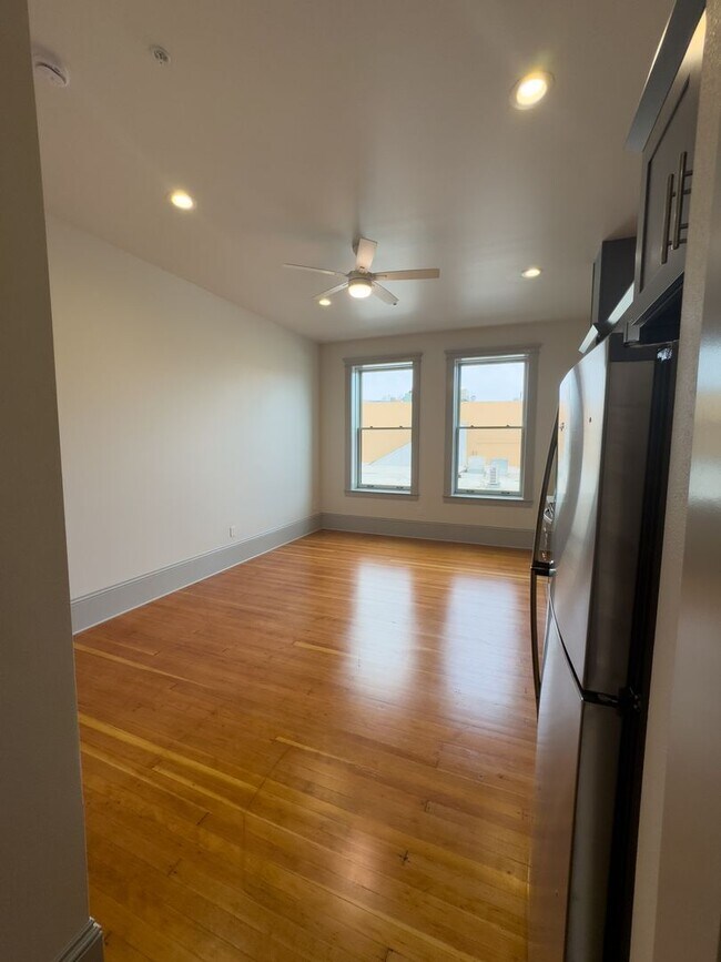 Building Photo - WINTER SPECIAL - NEWLY RENOVATED DOWNTOWN SALEM STUDIO